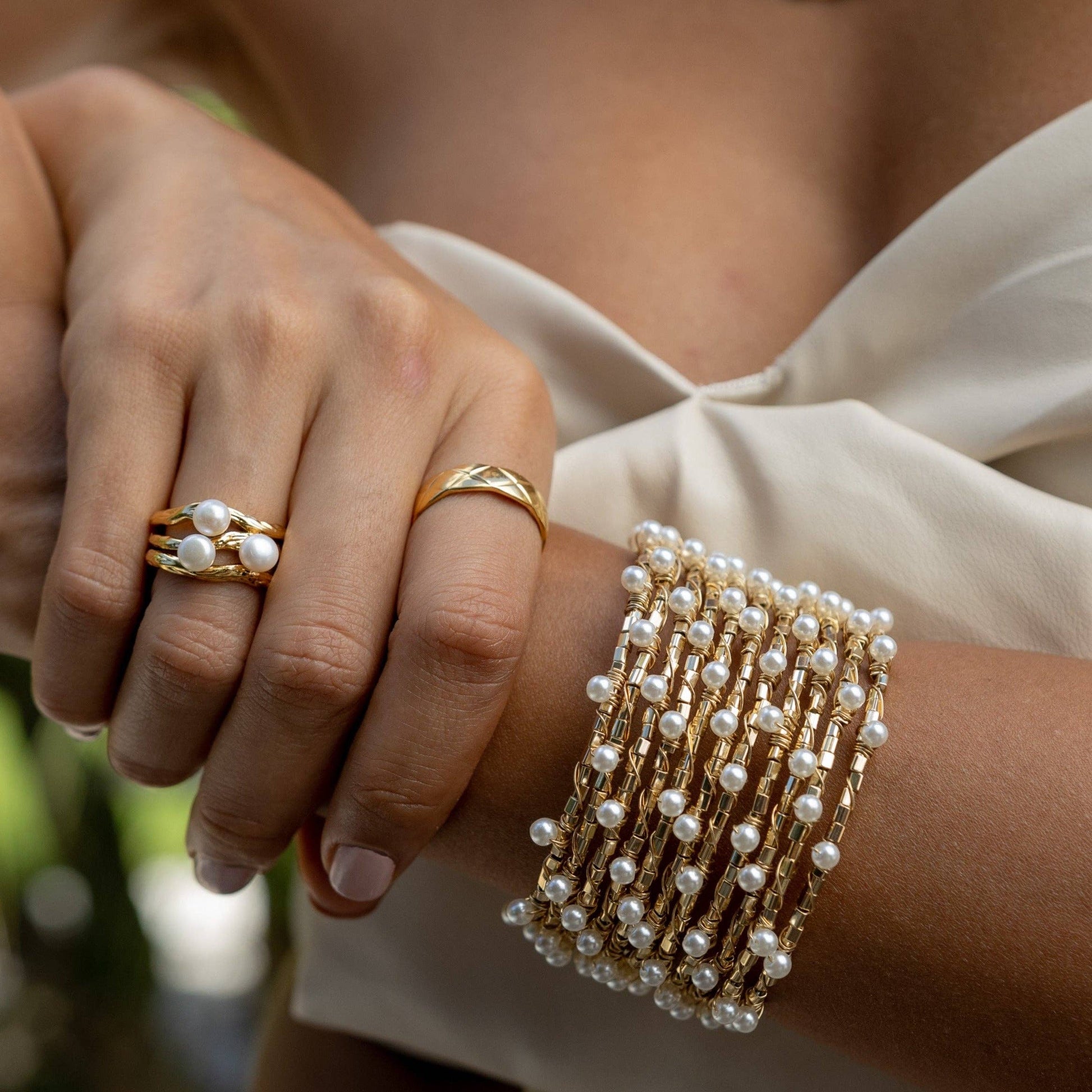 The Lucent Pearl Ring