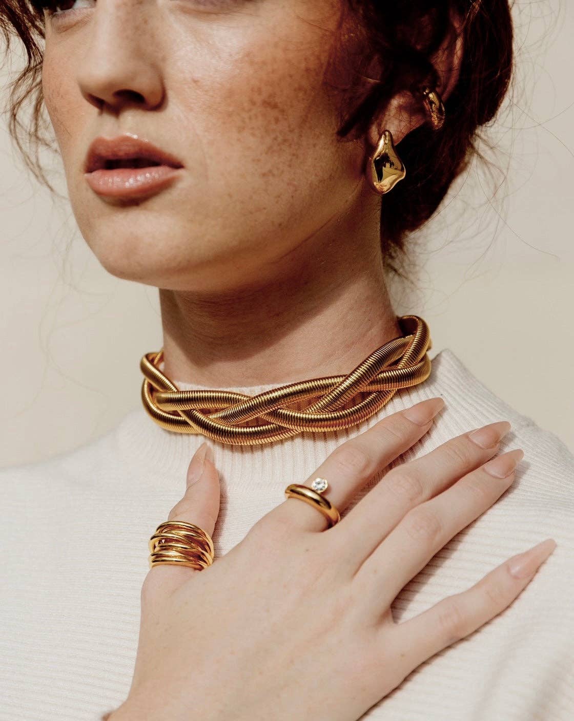 The Lucent Coil Ring