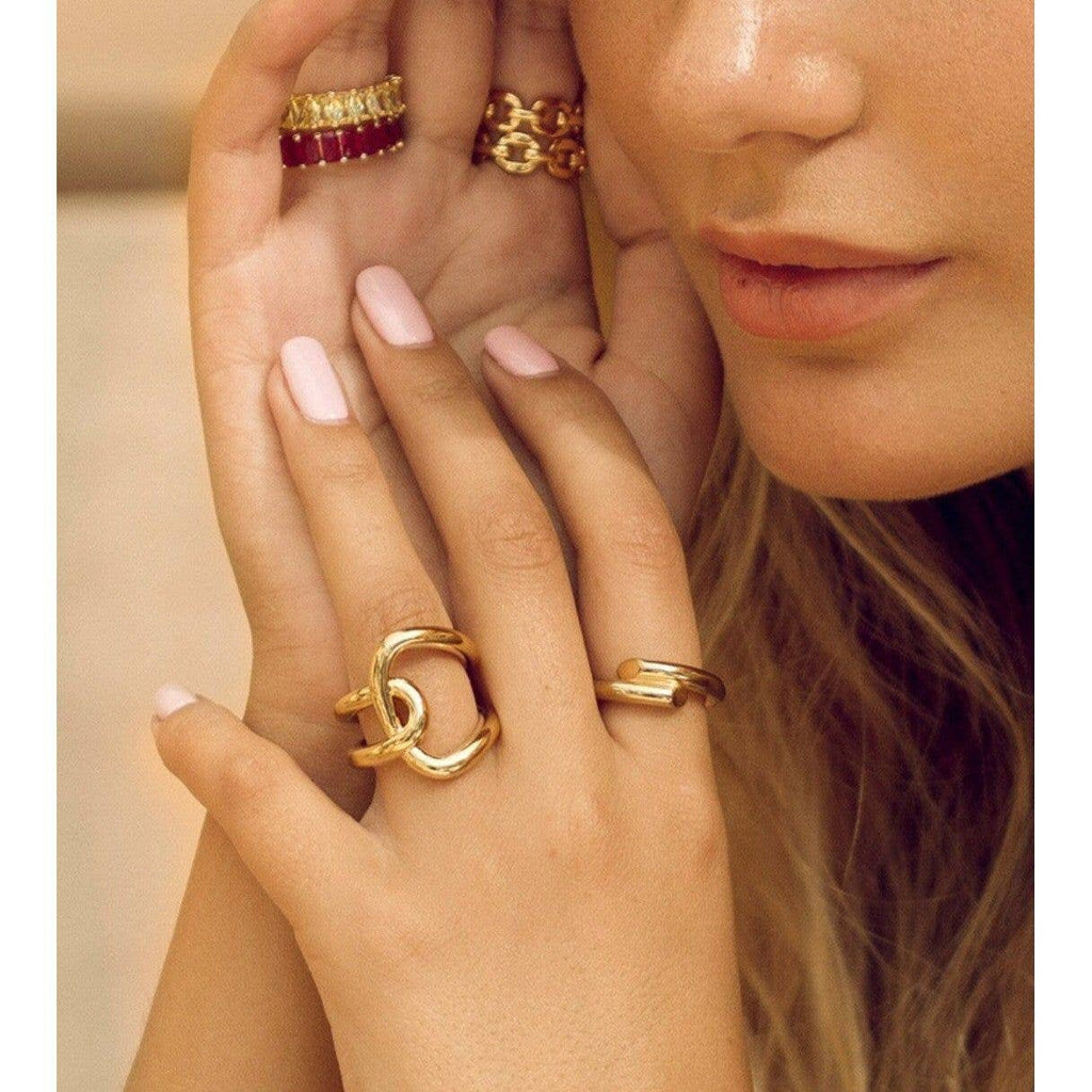 The Lucent Knot Ring