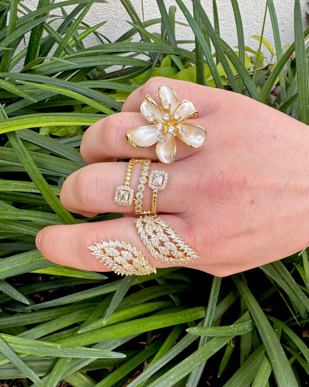 The Fleur de Perle Ring
