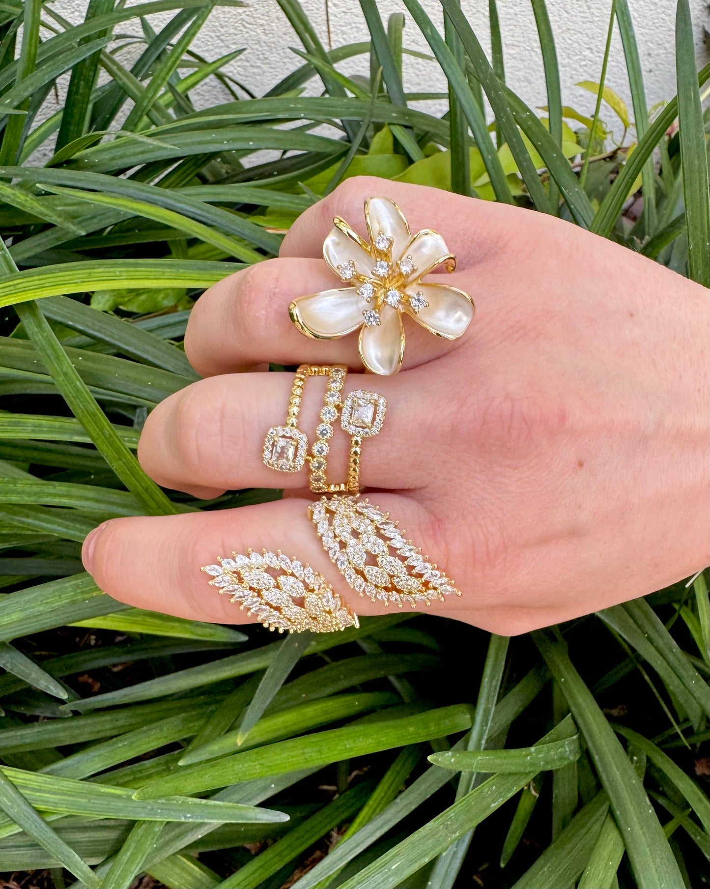 Bondi Flower Ring