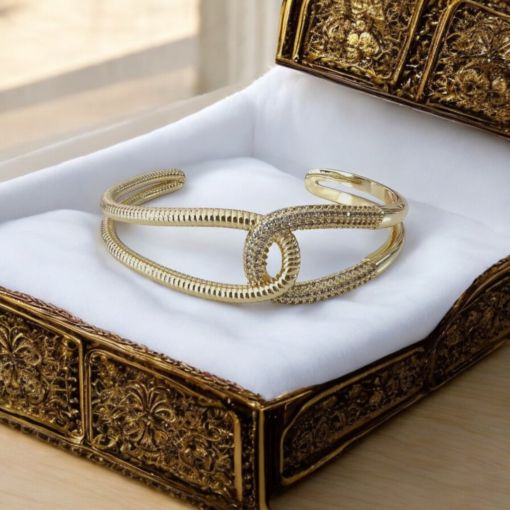 The Celeste Loop Cuff