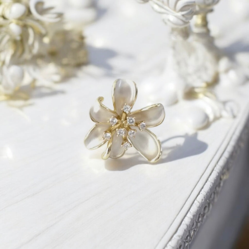 The Fleur de Perle Ring