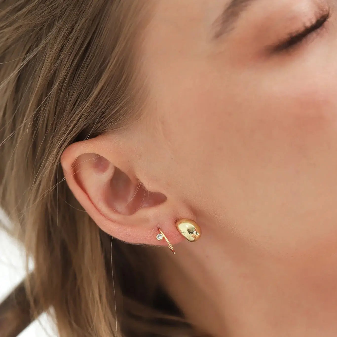 The Lucent Dome Studs