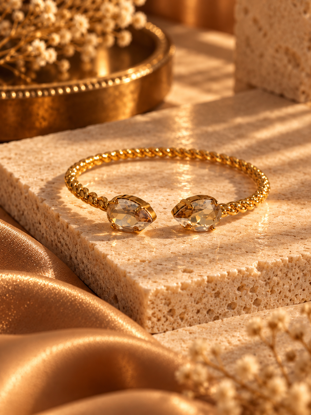Crème Twist Cuff