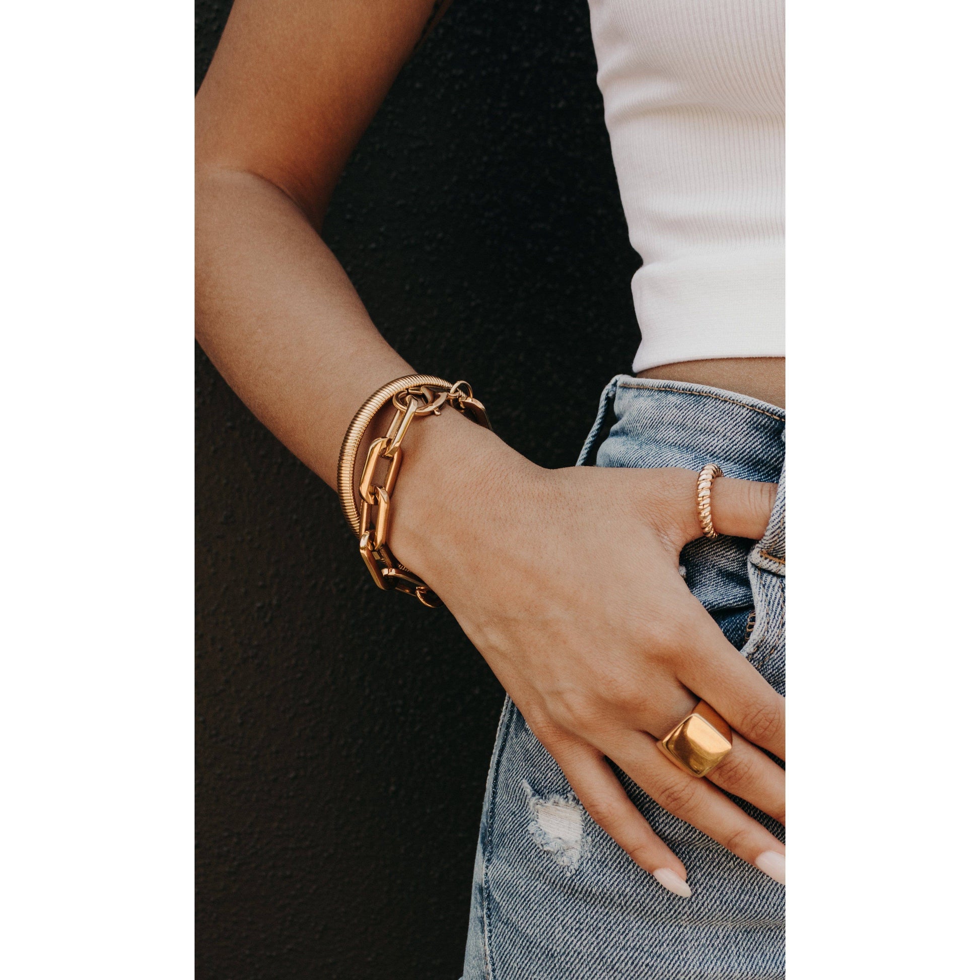 The Lucent Signet Ring