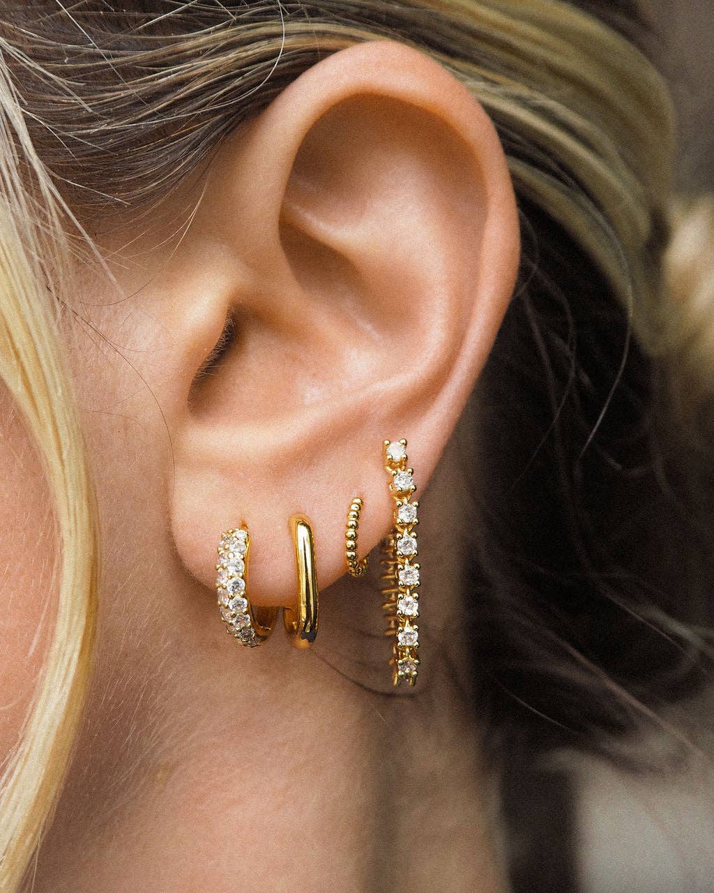 The Lucent Link Huggies