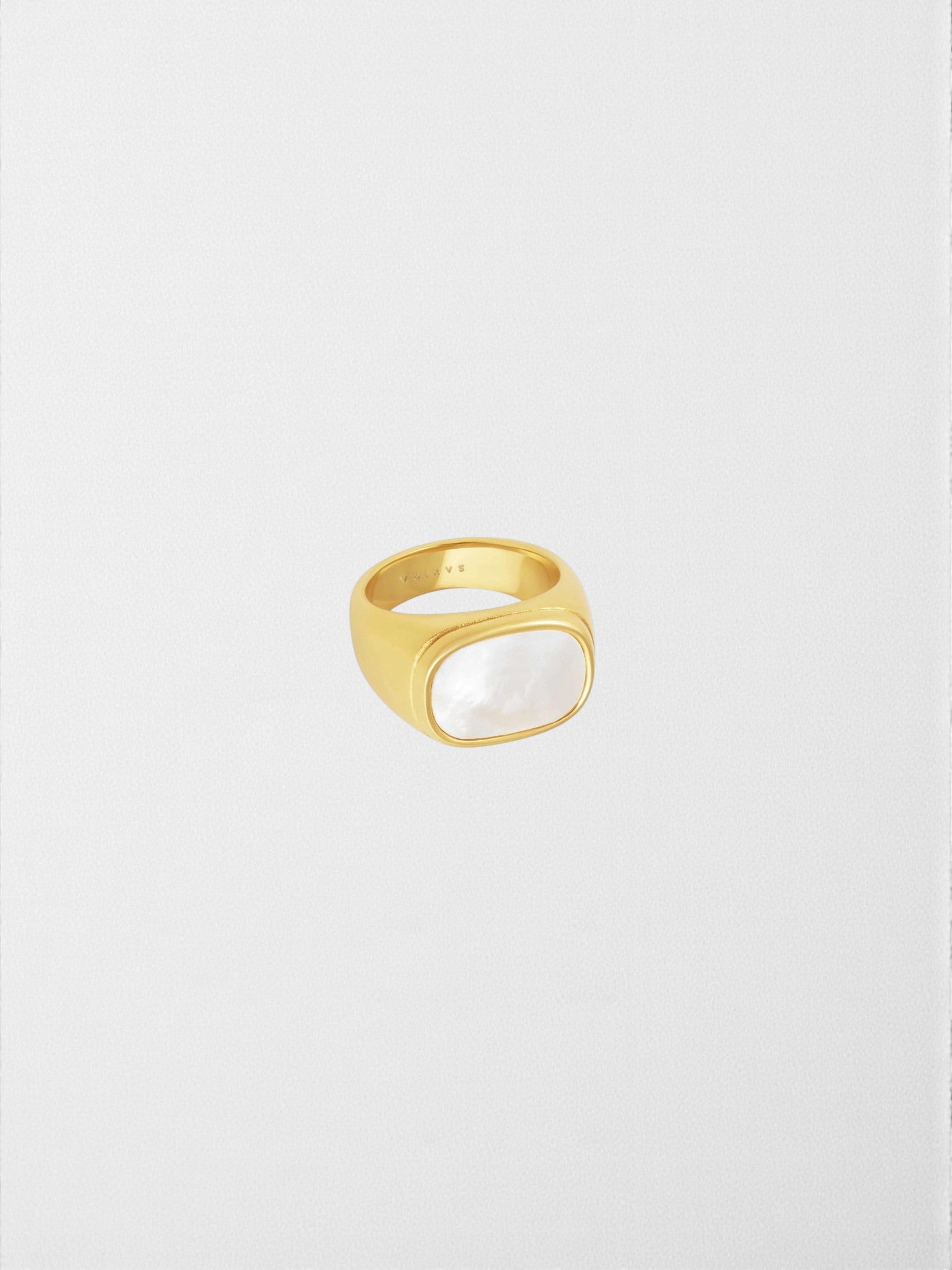 The Lumière Signet Ring