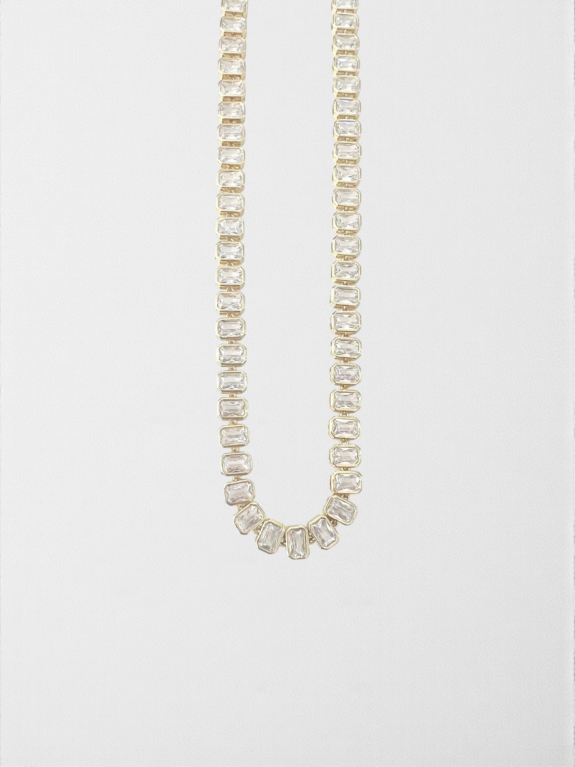 The Elvie Crystal Necklace