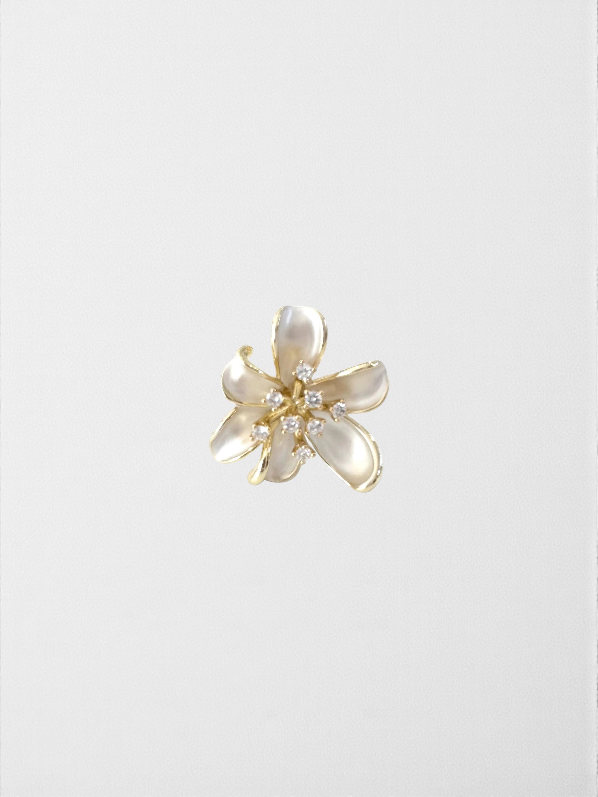 The Fleur de Perle Ring