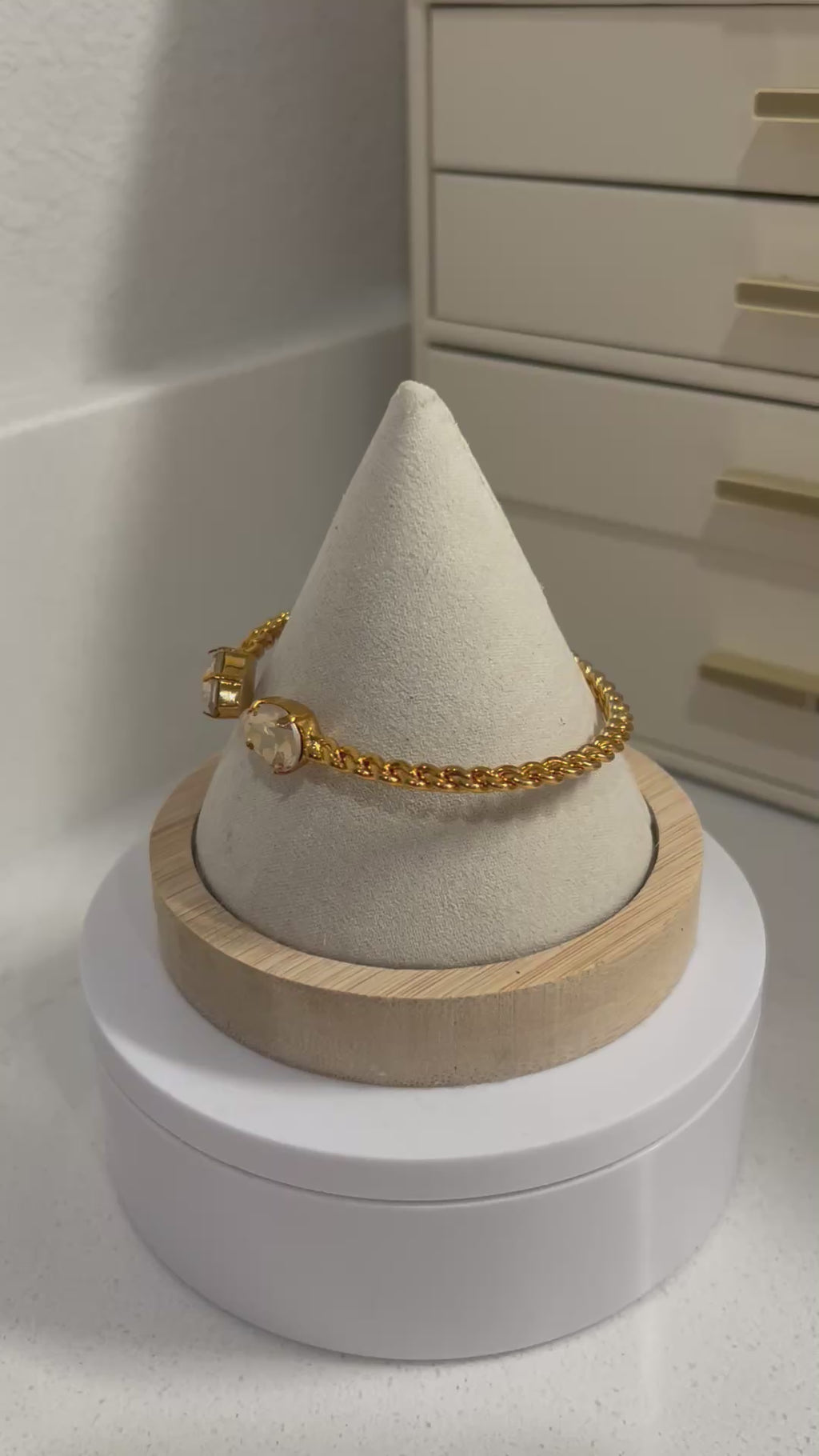 Crème Twist Cuff