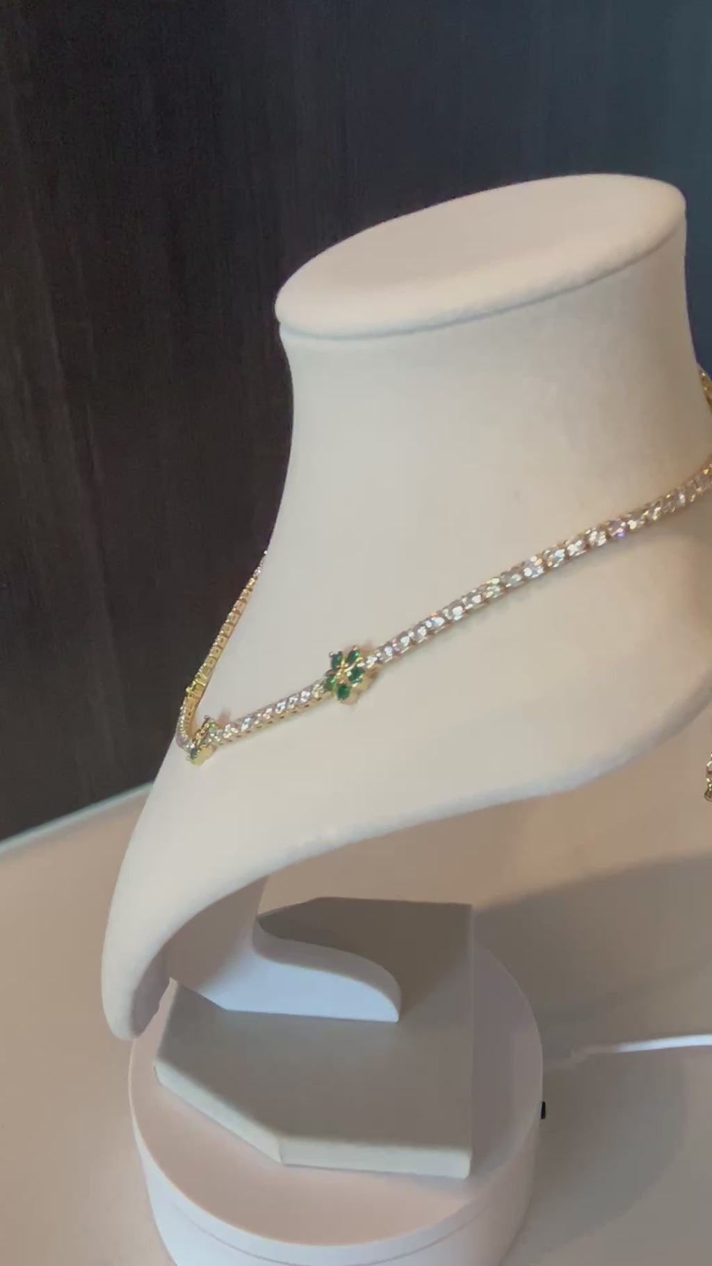 The Émeraude Fleur Tennis Necklace