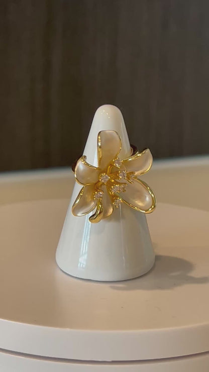 Bondi Flower Ring